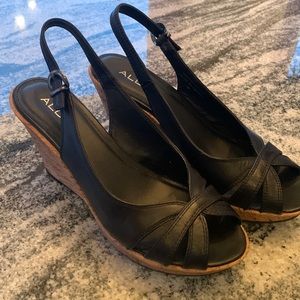 Aldo platform sandals !!